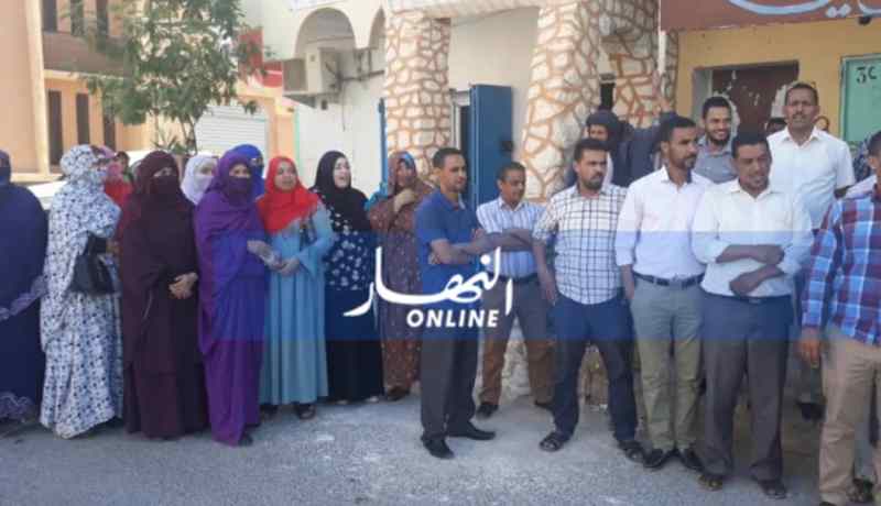 بالصور.. في اليوم الخامس على التوالي تواصل احتجاج عمال “سونلغاز” بتندوف