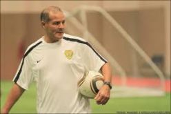 “مارادونا لن يزور رسميا الجزائر ولا يعرف أي لاعب جزائري حالي!”