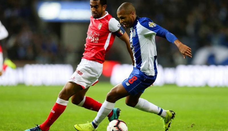 الأندية الإنجليزية تُجهّز عروض رسمية لـ “براهيمي”