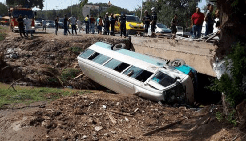 8 جرحى في انقلاب حافلة بسطيف