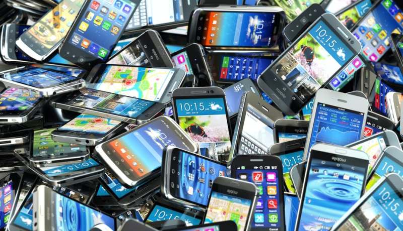 حجز 300 هاتف نقال في تيارت