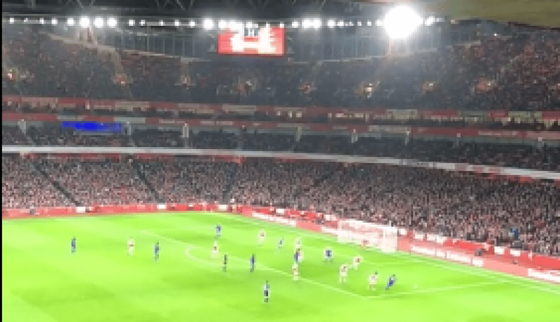 بالصور.. نجم الخضر يُتابع فريقه المُحتمل الجديد من المدرجات ويُثير التساؤلات