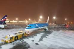 الثلوج تؤجل عشرات الرحلات في مطارات موسكو