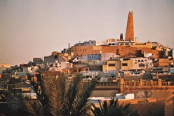 المنجل يضرب في بنك و مديريتين بغرداية