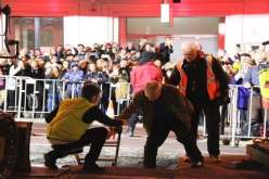 بالفيديو.. أسترالي يدفن حيا