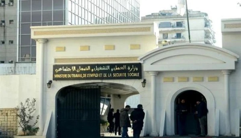 إطارات وزارة العمل يرصدون ظروف استقبال المواطنين وانشغالات المستخدمين بالبويرة  