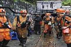 مقتل 15 عاملا اثر سقوط عربات تقلهم في نفق بمنجم للفحم وسط الصين