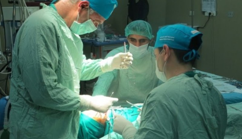 إجلاء فتاة إيطالية بعد عجز أطباء جزائريين عن علاجها