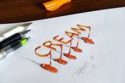 فنان تركي يرسم حروف بأسلوب الرسم ثلاثي الأبعاد