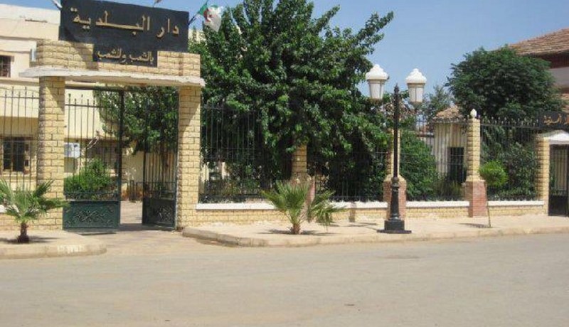 إهانة مواطنة من طرف رئيس دائرة بعين الدفلى