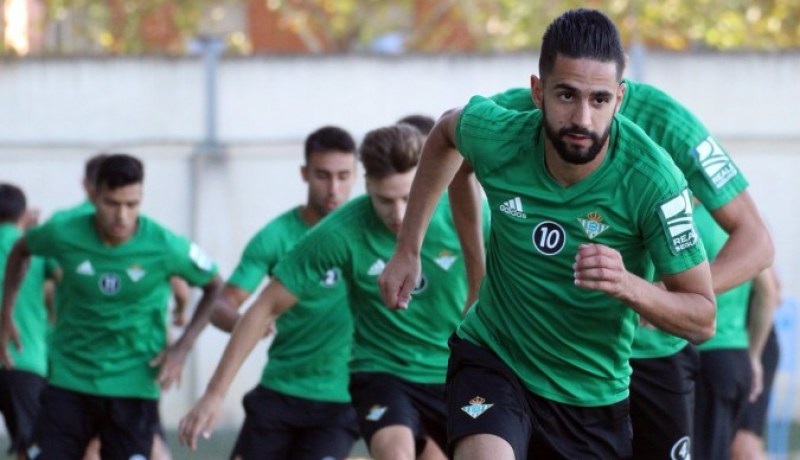 الصحافة الإسبانية: “بودبوز الضوء الذي يُنير طريق بيتيس” !