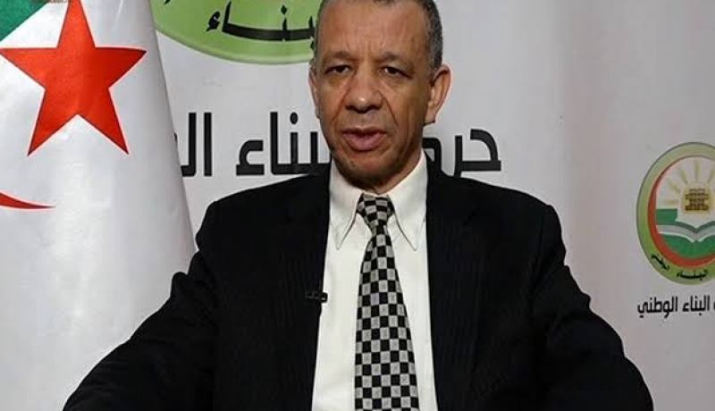 عبد القادر بن ڨرينة يعزي عائلات ضحايا الواجب الوطني