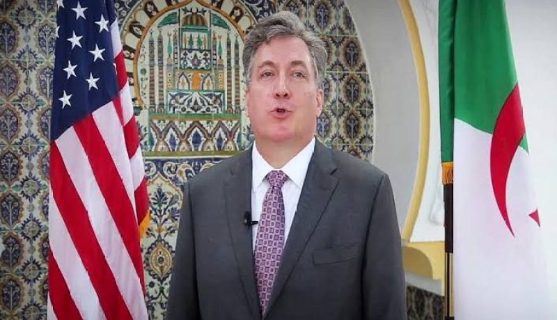 الرئيس المدير العام لمجمع سوناطراك يتلقى مكالمة هاتفية من السفير الأمريكي بالجزائر