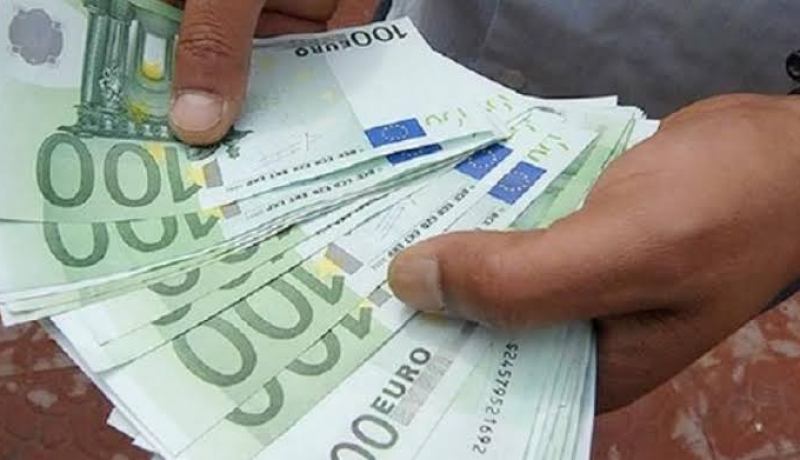 التصريح بالعملة الصعبة التي تساوي قيمتها أو تتجاوز 1000 يورو