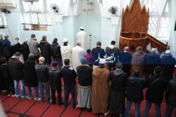 لجنة الفتوى تدرس رأي فقهي حول صلاة الجماعة مع الإلتزام بقواعد الوقاية