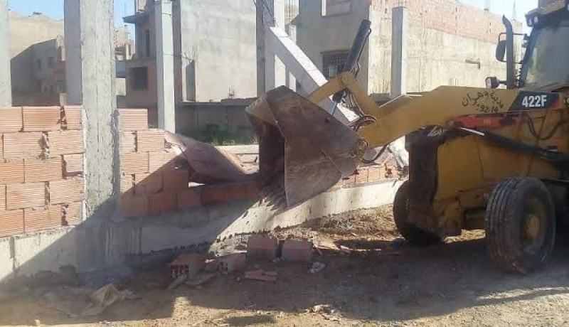 جيجل: الشروع في هدم بنايات فوضوية من عدة طوابق بخيري واد العجول