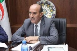 وزير الداخلية يقدم تعازيه لوالي جيجل إثر وفاة اخيه