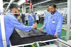 الوزير الأول يؤكد على ضرورة ترقية المؤسسات المصغرة