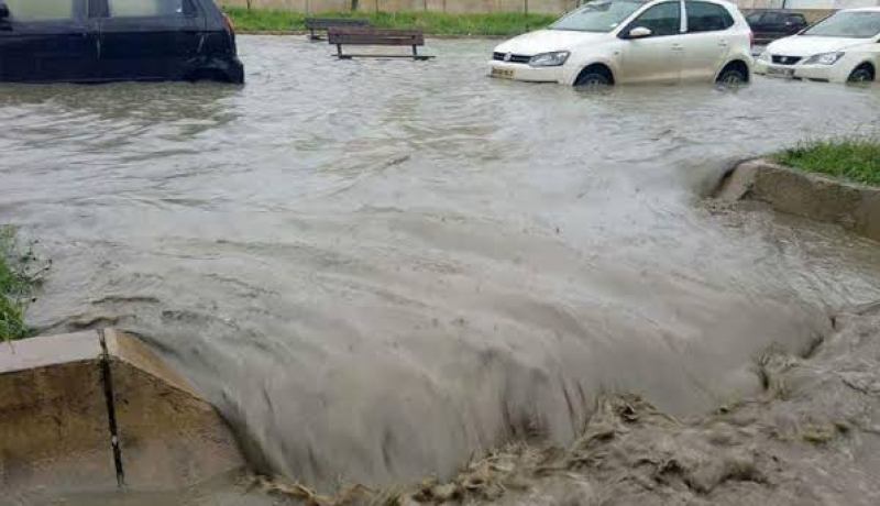 باتنة.. السيول تقتل شخصين بمنطقة الشط