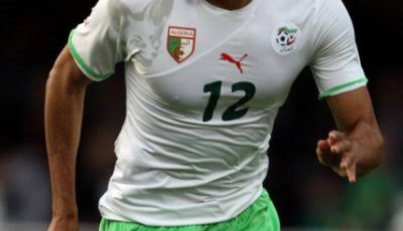 مدافع الخضر السابق يفتح النار على سعدان !!