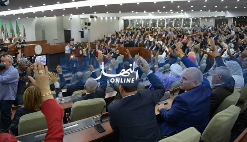 المصادقة بالأغلبية على مشروع قانون المعدل لقانون المستخدمين العسكريين