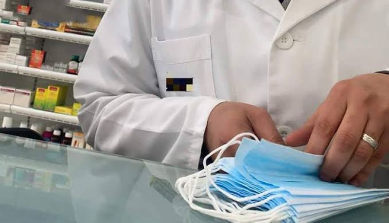 بن باحمد: توزيع ملايين الكمامات مجانا بداية من اليوم.. وهكذا سيكون سعرها في الصيدليات