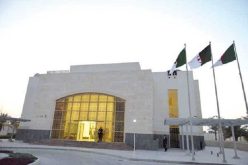 سفارة الجزائر بالدوحة تدعو الجزائريين العالقين للتسجيل في خدمة الإجلاء