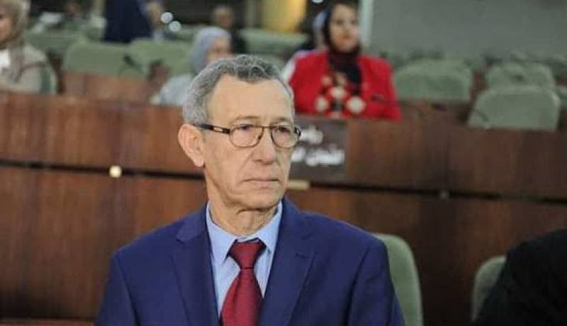 وزير الإتصال: الدولة ستستمر في دعم الجرائد المثقلة بالديون