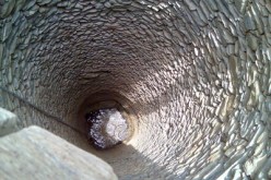 يقتلون شابا ويحرقون جثته قبل رميه داخل بئر