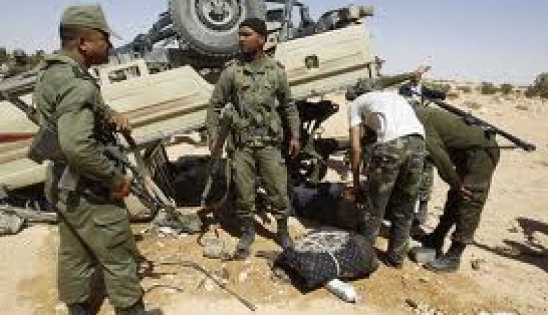 الجيش التونسي يقصف 3 سيارات محملة بالسلاح في أقصى جنوب تونس 
