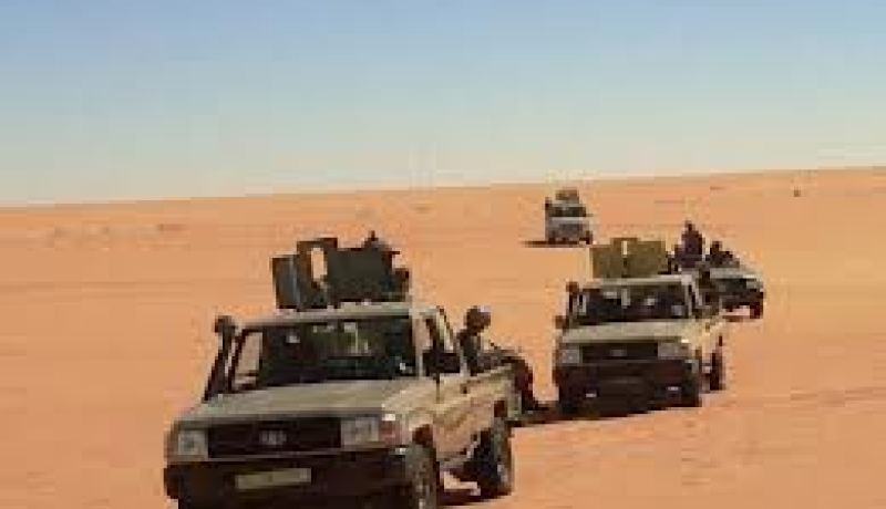 قوات الجيش الوطني الشعبي تحبط عملية تهريب  1040 لتر من البنزين بجانت