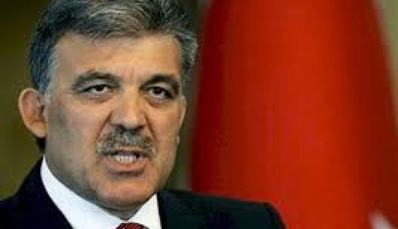 الرئيس التركي نقل إلى المستشفى لالتهاب في أذنيه