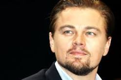 ديكابريو يظفر بحقيبة يد نسائية مقابل 10 آلاف يورو في المزاد الخيري