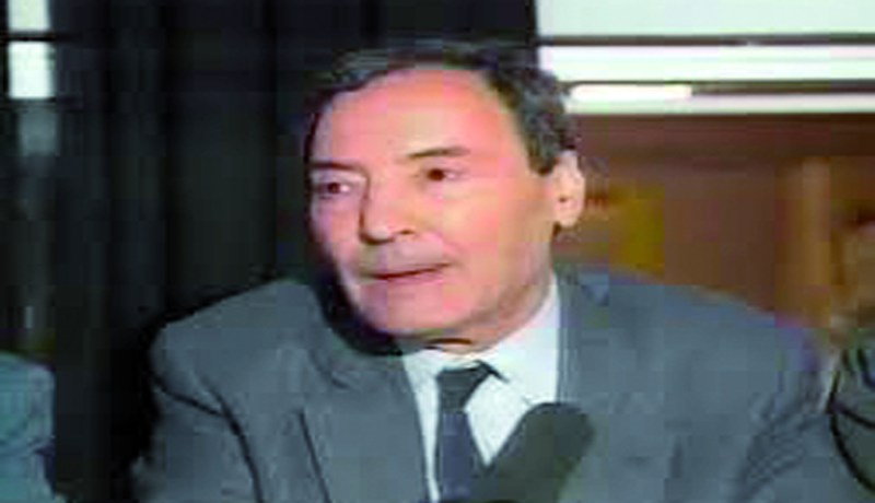 إيمان بن الربيع تحرز الجائزة الوطنية للرواية عبد الحميد بن هدوڤة