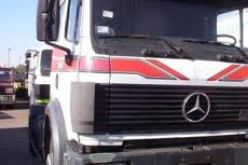 قاطرة شاحنة تقتل أربعة أشخاص وتتسبب في جرح اثنين آخرين بالبويرة