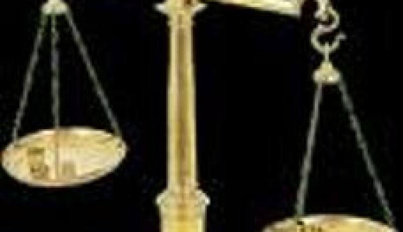 شيخ بالمشرية يجرّد ابنته من ملابسها ويشبعها ضربا بقضيب