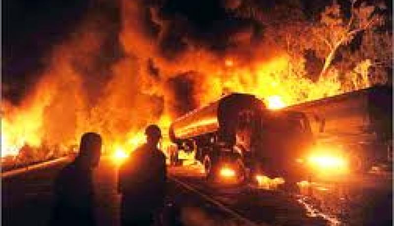 طالبان تفجر 22 شاحنة إمداد تابعة لحلف شمال الأطلسي بشمال أفغانستان