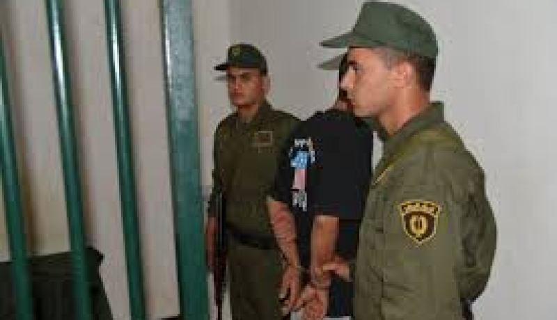 قاصر يقتل والده طعنا بآلة حادة في تلمسان