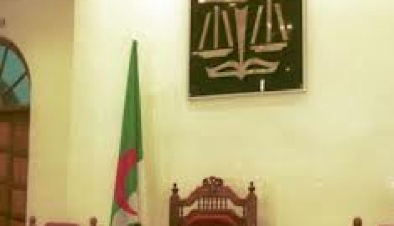 إطار بالمحكمة العليا ضمن عصابة‮ ‬نصب واحتيال في‮ ‬عـنابة