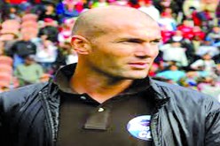 زيدان يتضامن مع عائلات قتلى مجلة شارلي إبدو