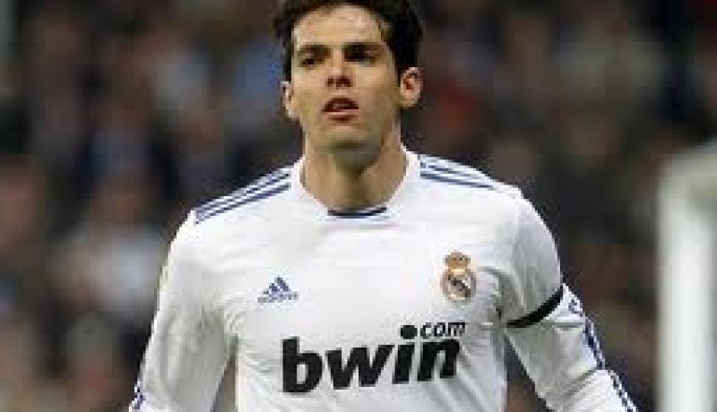 الميلان يتراجع عن قرار استقدام كاكا لاعب ريال مدريد