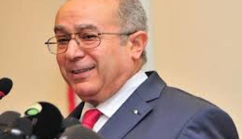 لعمامرة يلتقي الرئيس الفلسطيني بالقاهرة