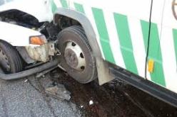 12 جريحا في حادث اصطدام بين حافلة لنقل العمال وسيارة بمدينة بسكرة