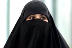 إمرأة منقبة تسرق عباءة نسوية من محل تجاري‮ ‬بالعلمة