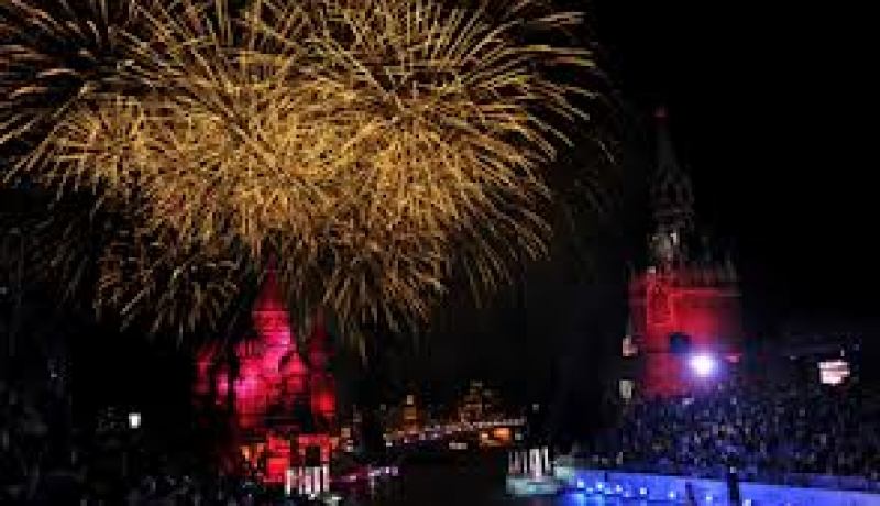 الملايين يشاركون في احتفال موسكو بعيد تأسيسها الـ 865