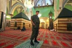 قوات الاحتلال الإسرائيلي تغلق الحرم الإبراهيمي