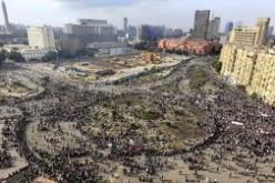 استمرار احتشاد المتظاهرين بميدان التحرير احتجاجا على الإعلان الدستورى الجديد