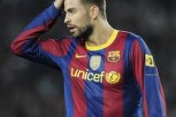 إصابة بيكيه تبعده 3 أسابيع عن الملاعب