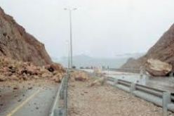 إتلاف مركبة و عرقلة حركة المرور إثر انهيار صخري بالشفة في البليدة