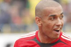 حارس مرمى شبيبة القبائل عز الدين دوخة يتعرض لاعتداء في البويرة